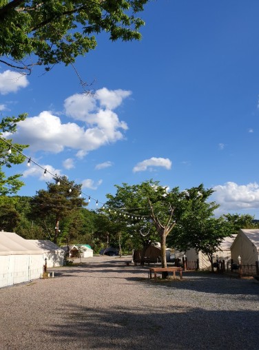 강촌하늘아래 글램핑 이미지 3