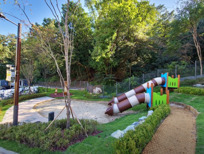 앵봉산가족캠핑장 이미지 3