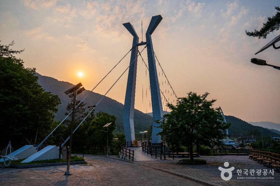 대황강 출렁다리 이미지 2