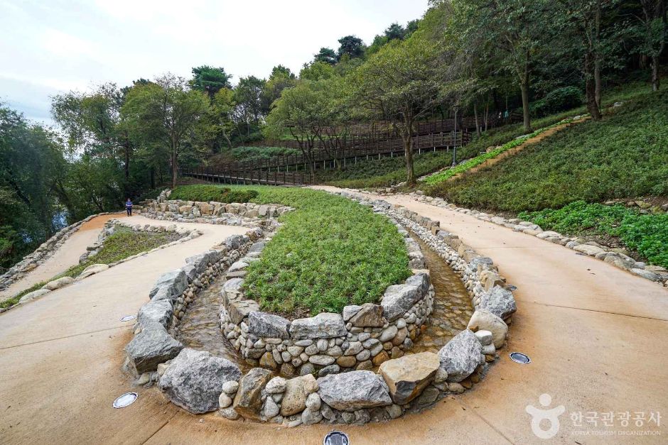 연천 망곡산 연인공원 이미지 5